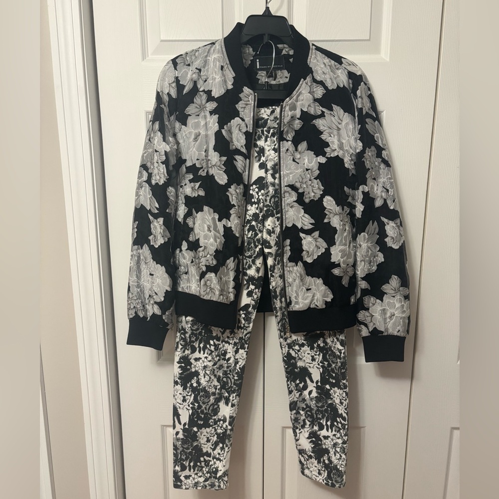 Floral Black and White Jacket and Pants Set. Jacket sz M/ pants sz L